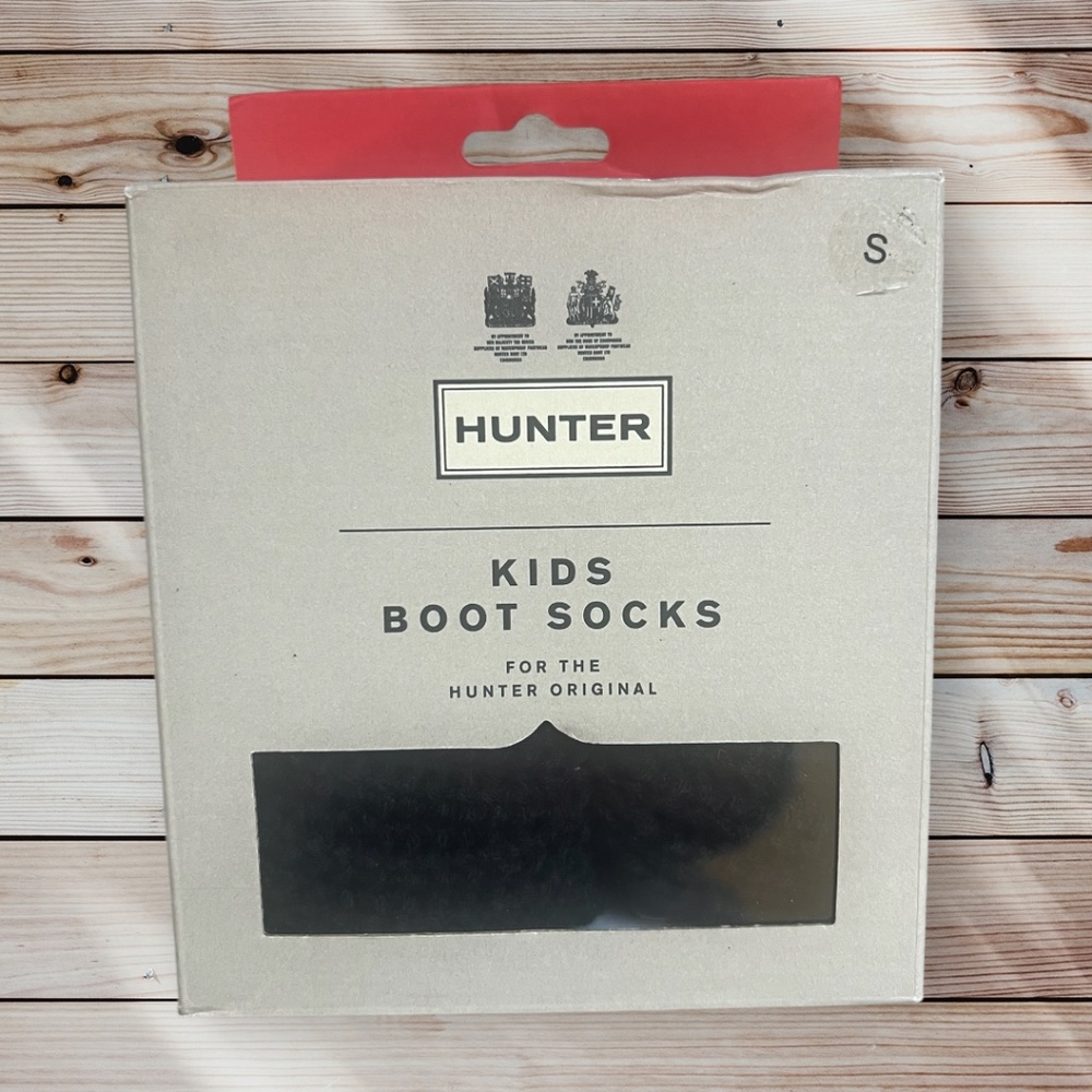 Hunter- Black, Kids Cable Knit Boot Socks. New in box. Size Small (US 8-10K)